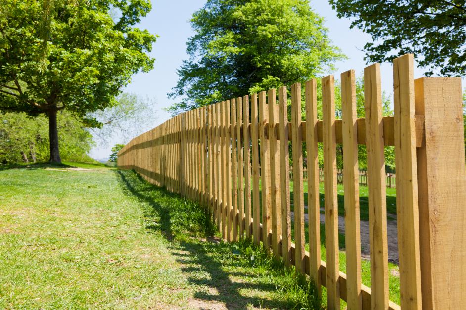 Finding And Hiring Fence Contractor